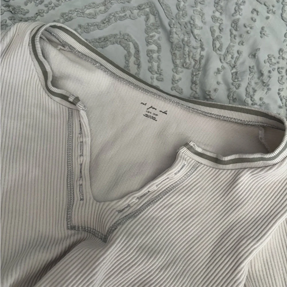 Urban Outfitters Cream Ribbed Blouse - Picture 4 of 4